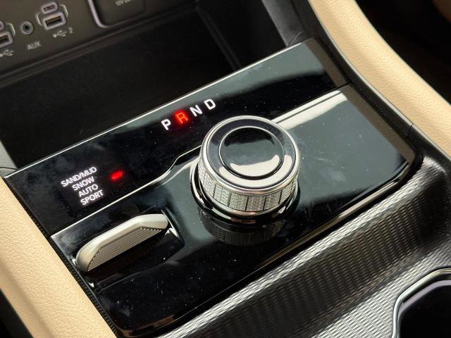 Used 2025 Jeep Grand Cherokee Limited w/ Luxury Tech Group II AWD/4WD image 22