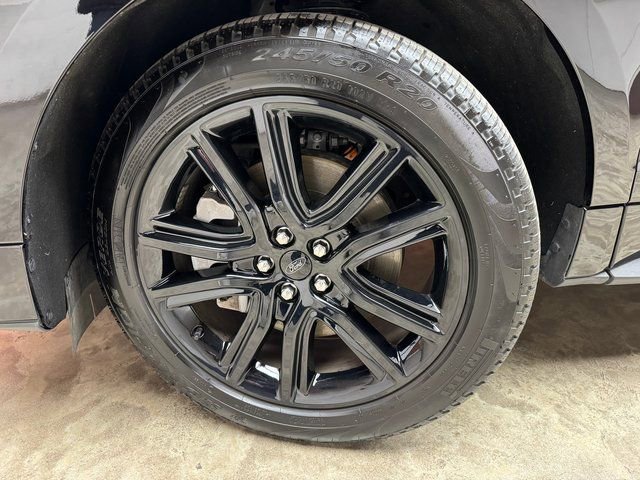 Certified 2024 Ford Edge ST-Line image 29