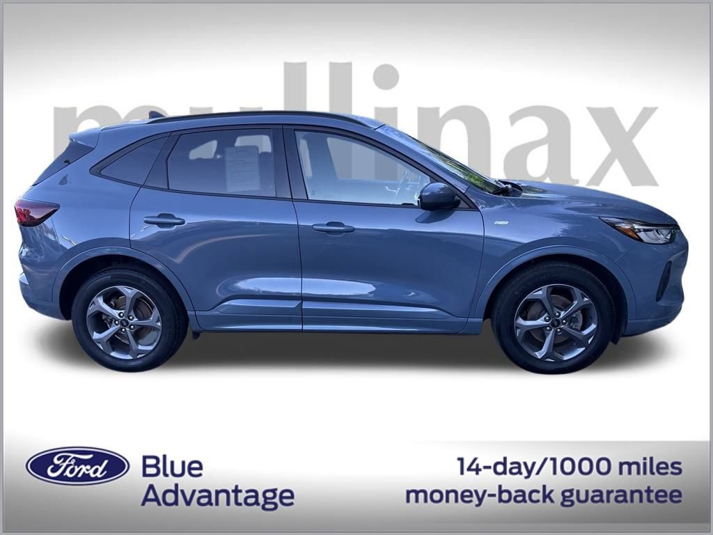 Certified 2023 Ford Escape ST-Line Select w/ Tech Pack #2 image 2