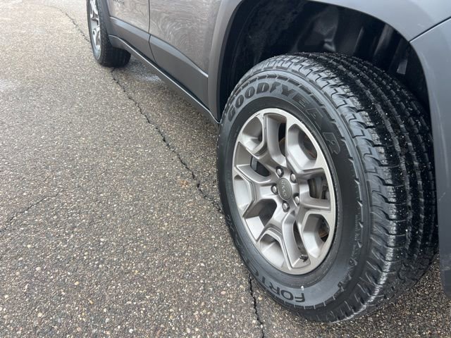 Used 2020 Jeep Cherokee Trailhawk w/ Cold Weather Group image 27