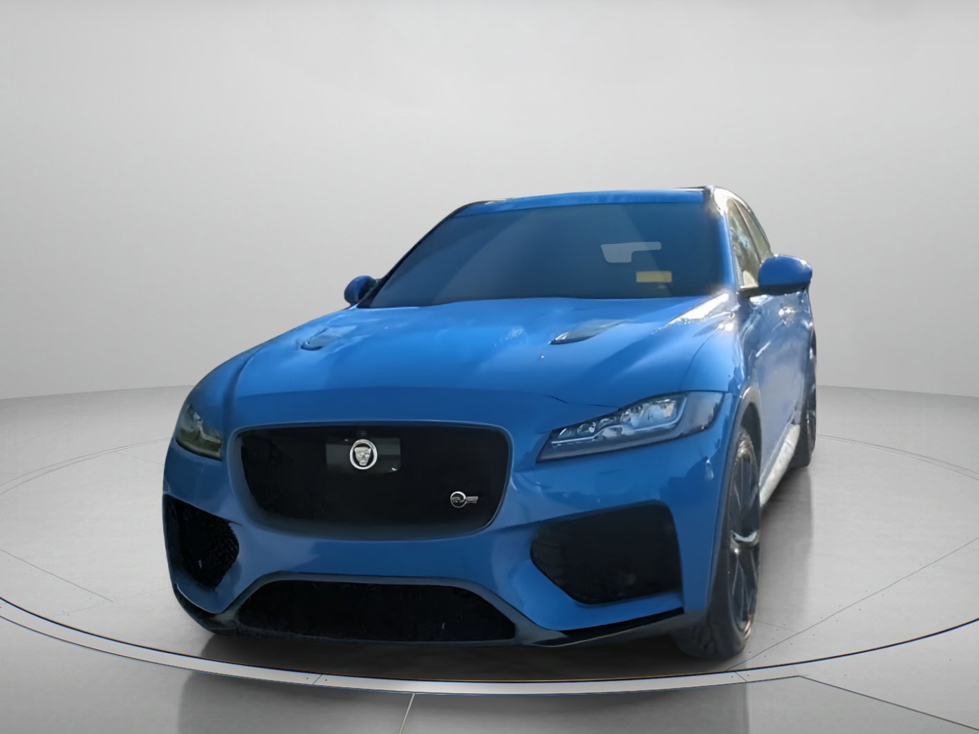 Used 2020 Jaguar F-PACE SVR image 2