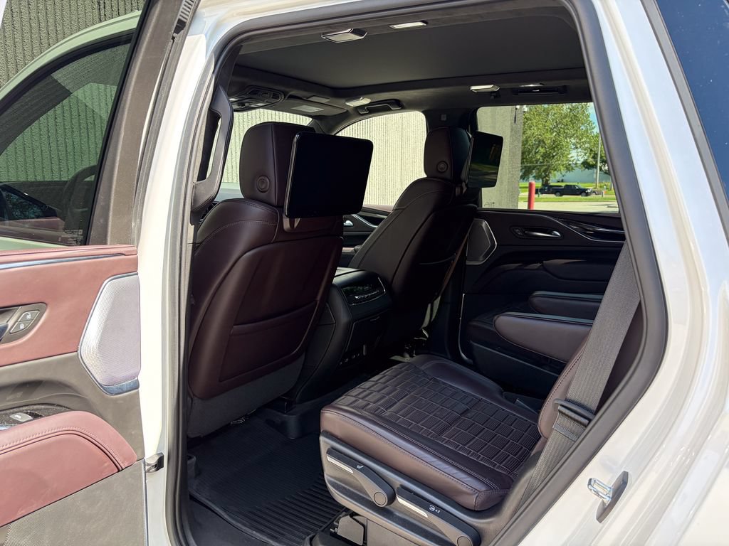 Used 2022 Cadillac Escalade Sport Platinum AWD/4WD image 22