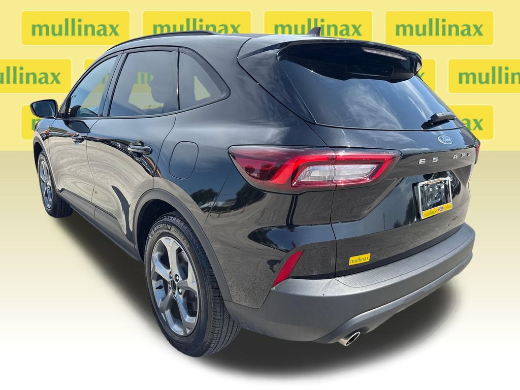 Certified 2025 Ford Escape ST-Line FWD image 9
