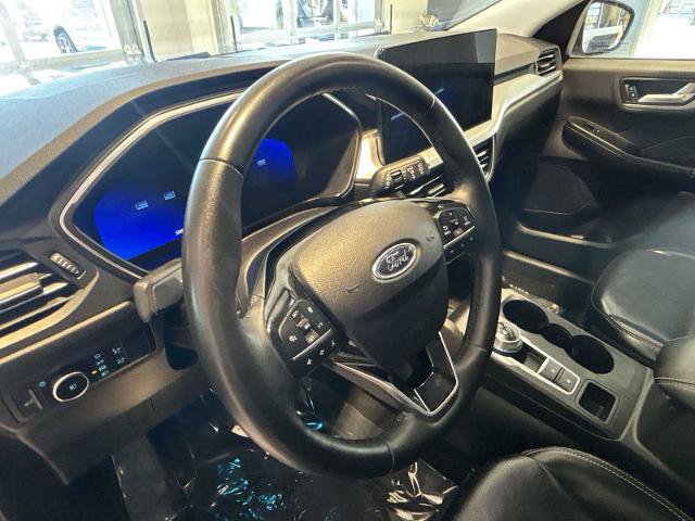 Certified 2024 Ford Escape Platinum AWD/4WD image 9
