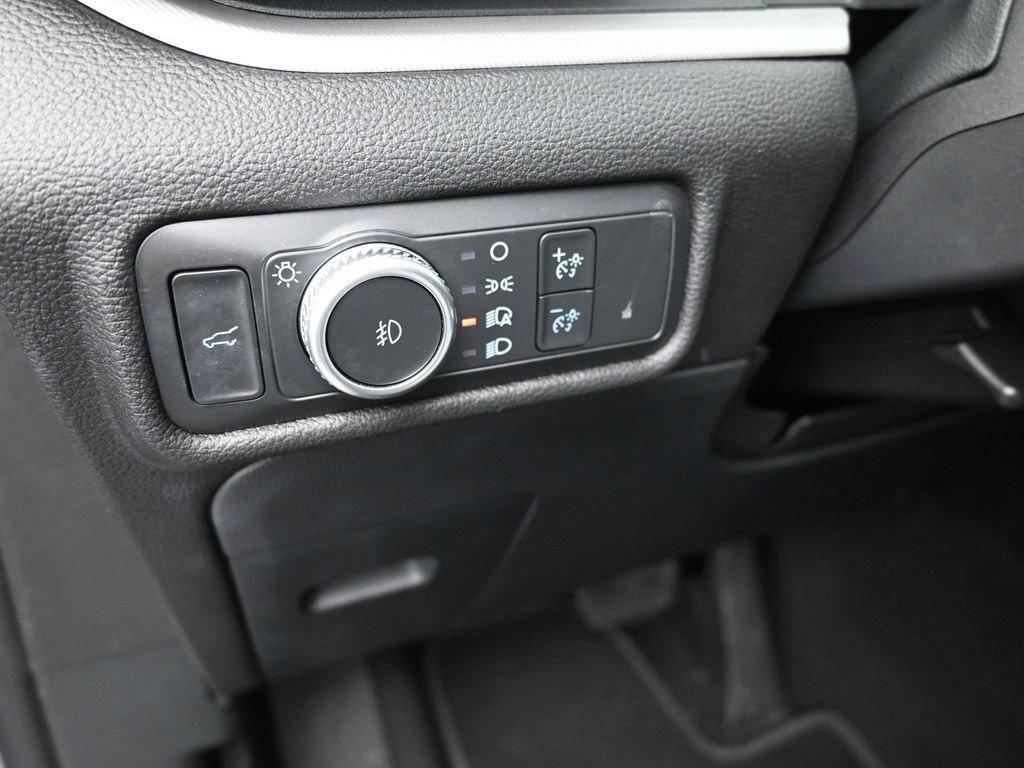 Certified 2022 Ford Explorer XLT w/ Equipment Group 202A image 13