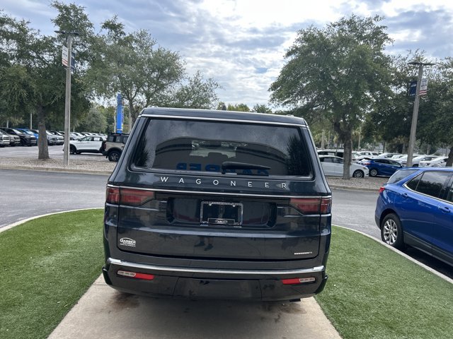 Used 2024 Jeep Wagoneer L Series II w/ Flexible Seating Group AWD/4WD image 5