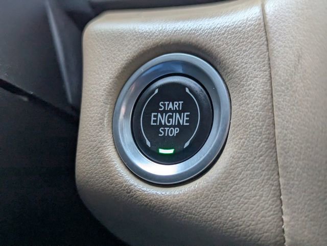 Used 2023 Chevrolet Suburban Premier image 30