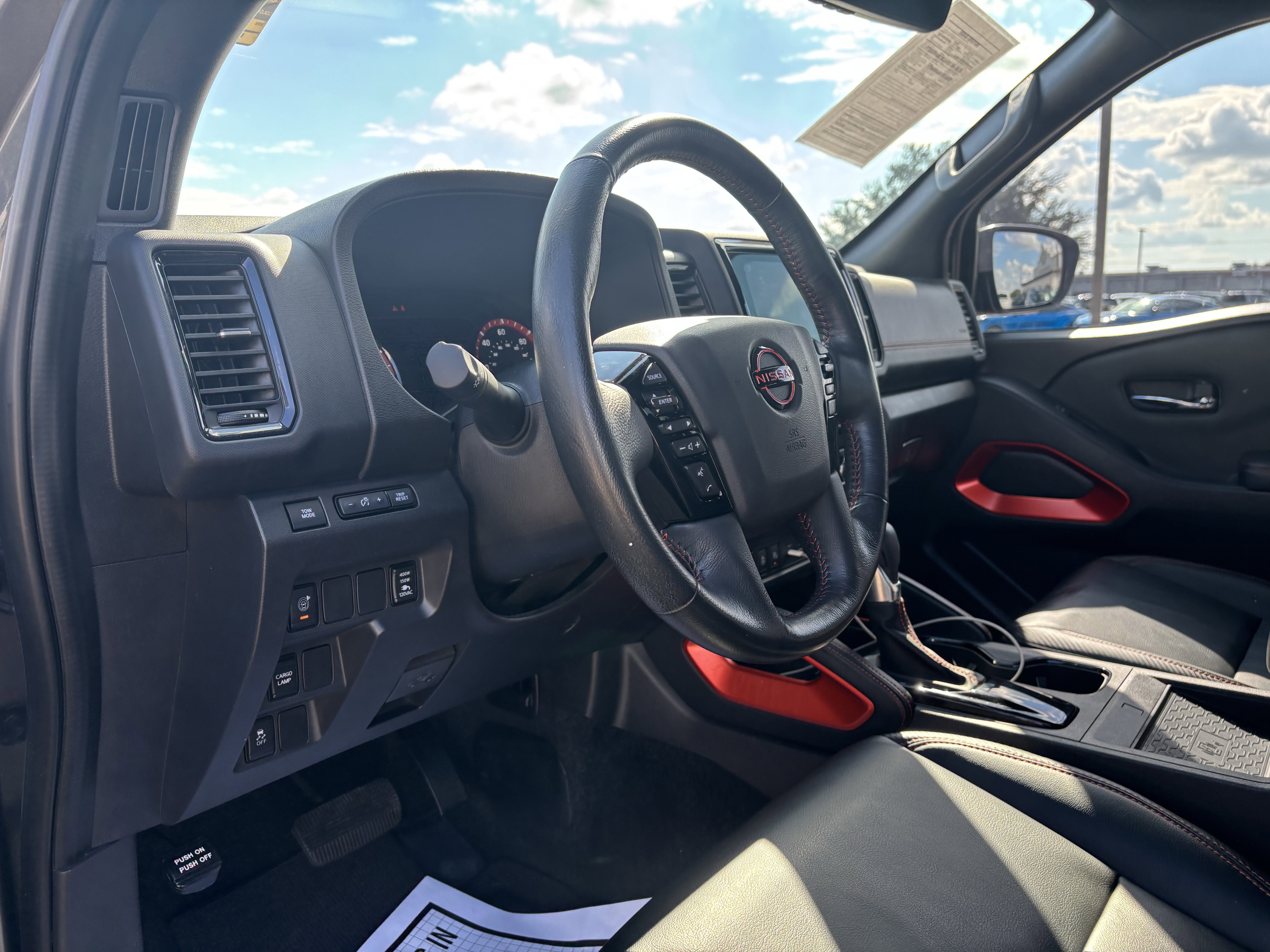 Used 2023 Nissan Frontier Pro-X w/ Pro-X Premium Package image 11