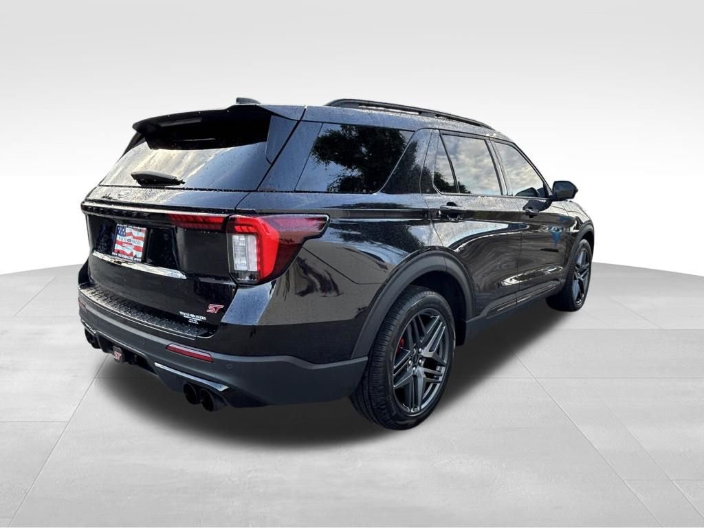 Certified 2025 Ford Explorer ST AWD/4WD image 4