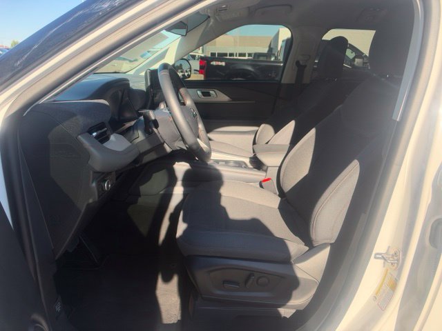 Certified 2026 Ford Explorer Active RWD image 5