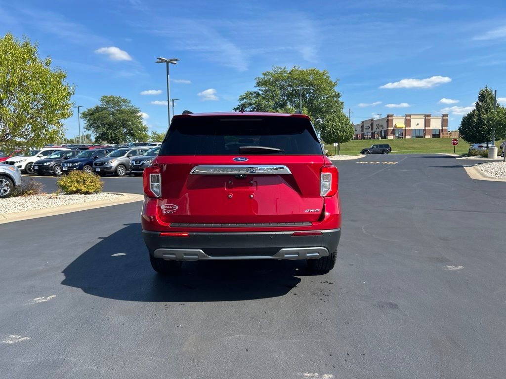 Certified 2022 Ford Explorer XLT w/ Equipment Group 202A AWD/4WD image 8