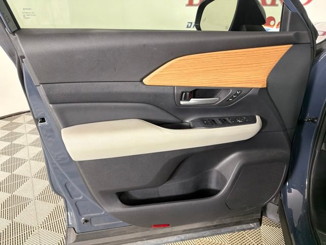 Used 2024 Toyota Grand Highlander AWD image 21
