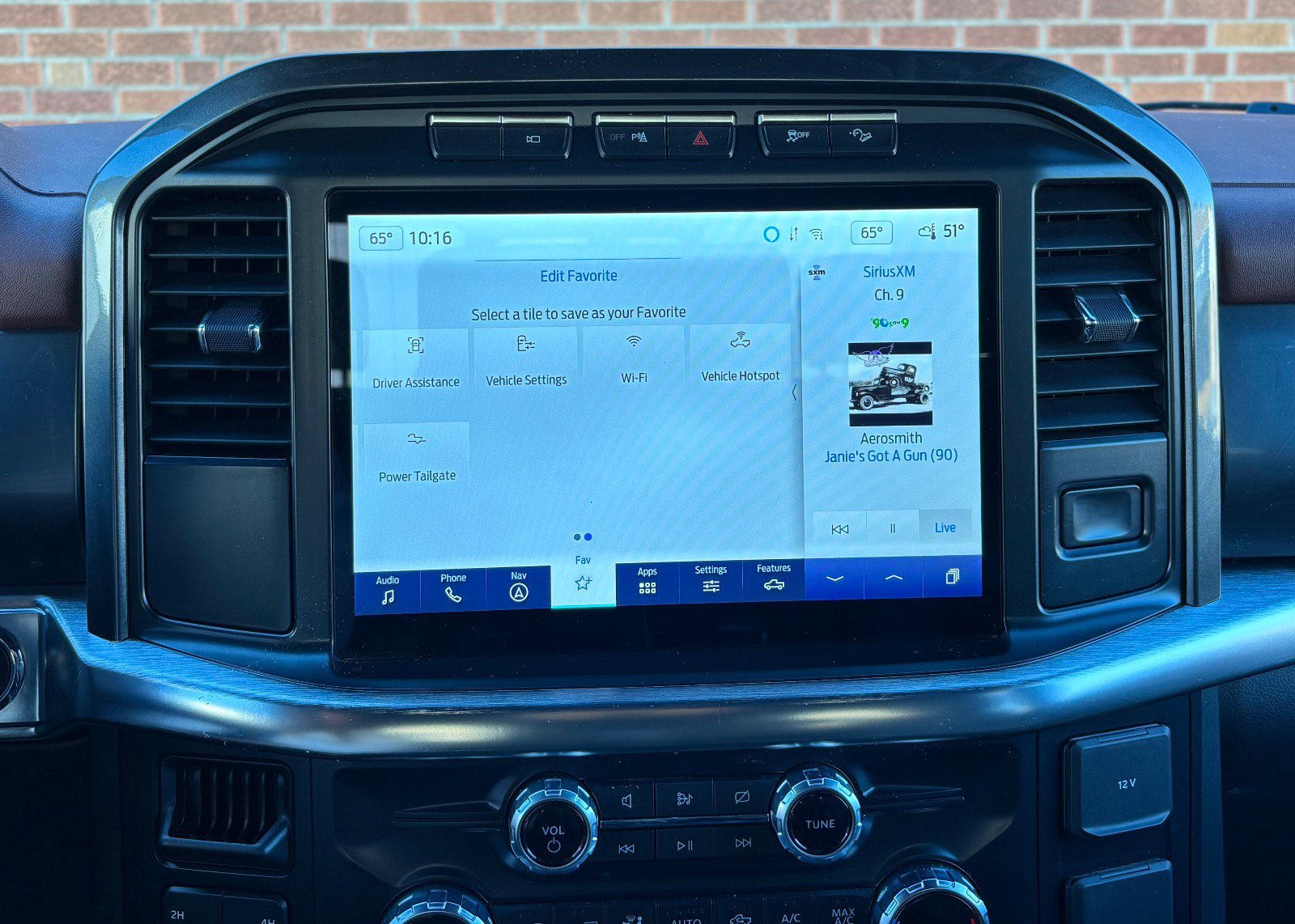 Certified 2022 Ford F150 Lariat w/ Equipment Group 502A High image 43