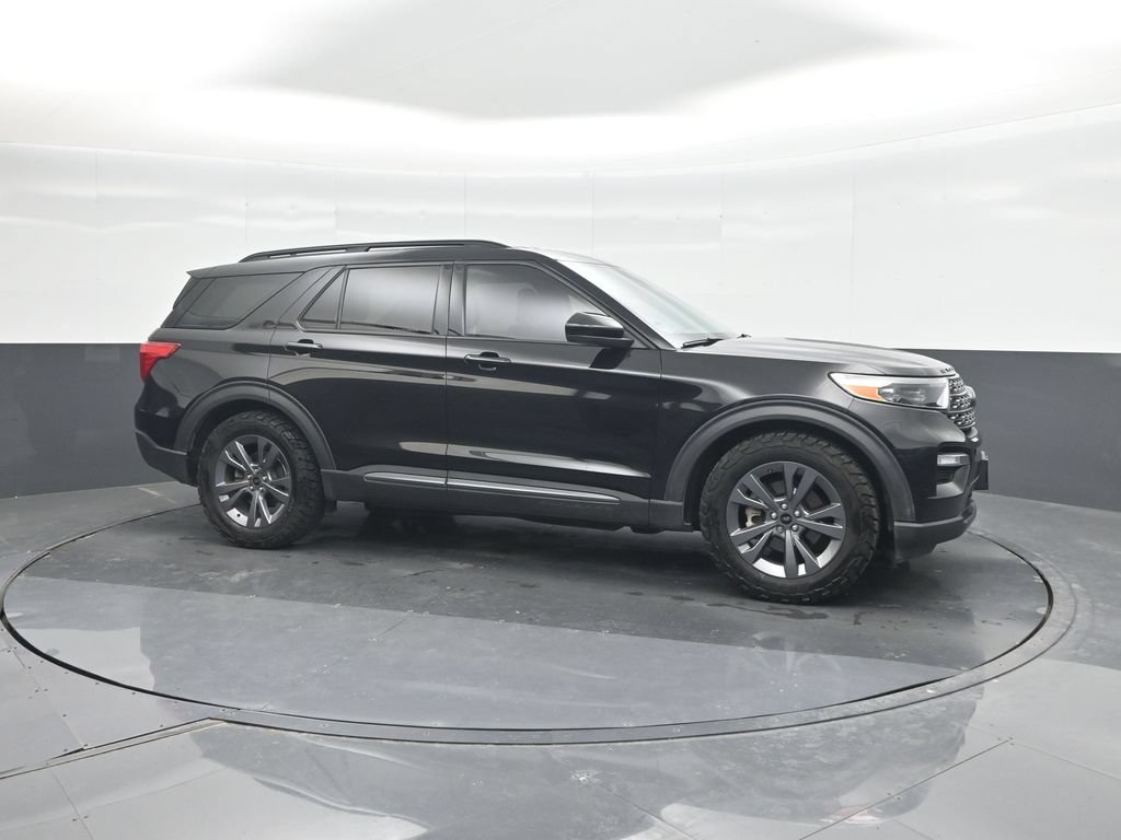 Certified 2023 Ford Explorer XLT w/ Equipment Group 202A RWD image 11