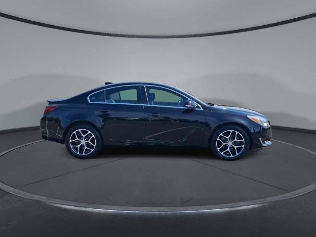 Used 2017 Buick Regal Sport Touring FWD image 9