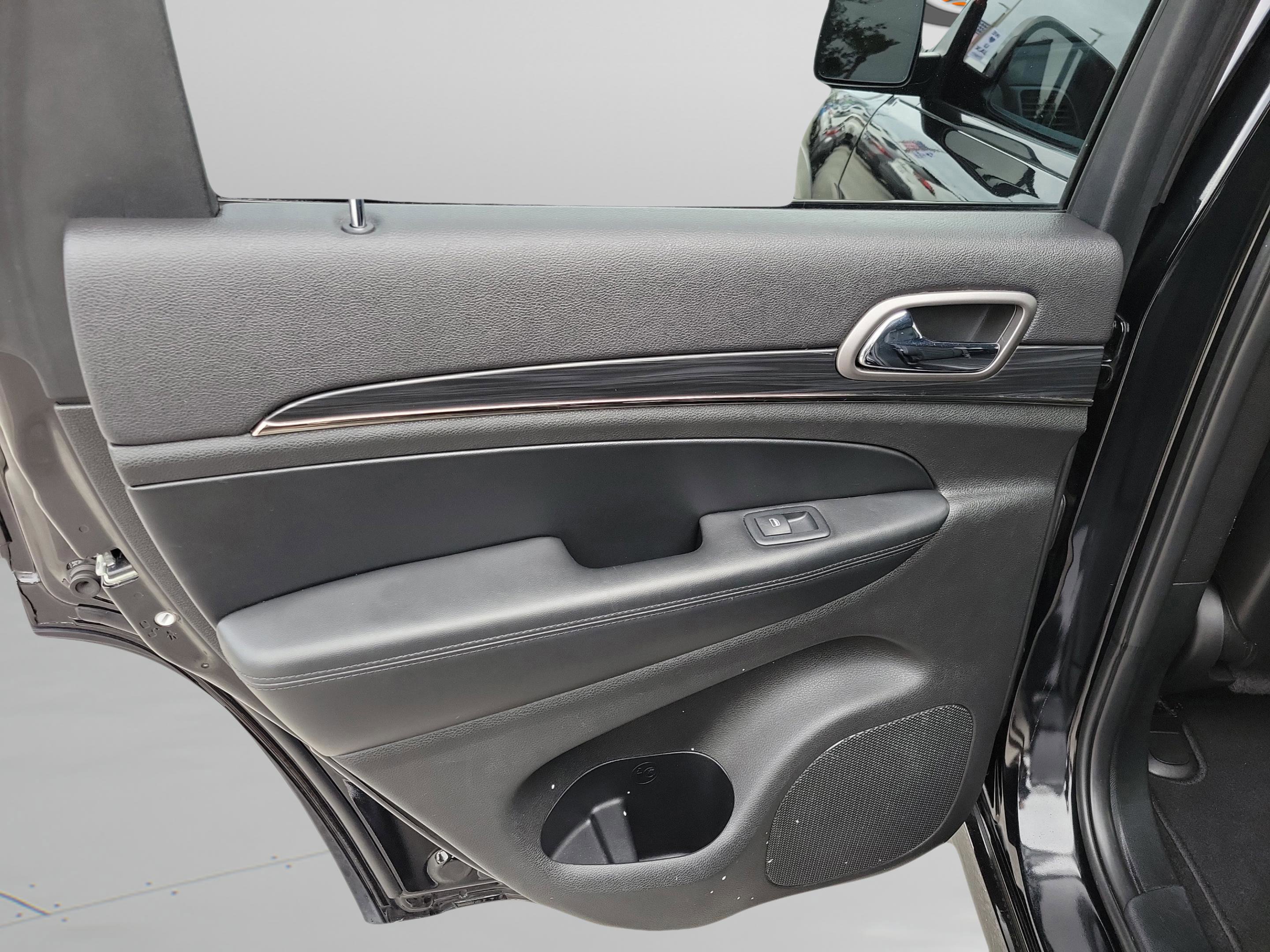 Used 2020 Jeep Grand Cherokee Limited X image 13