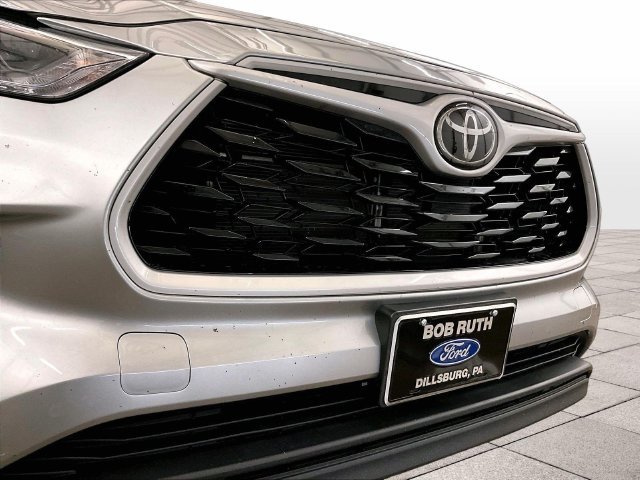 Used 2024 Toyota Highlander XLE AWD/4WD image 29