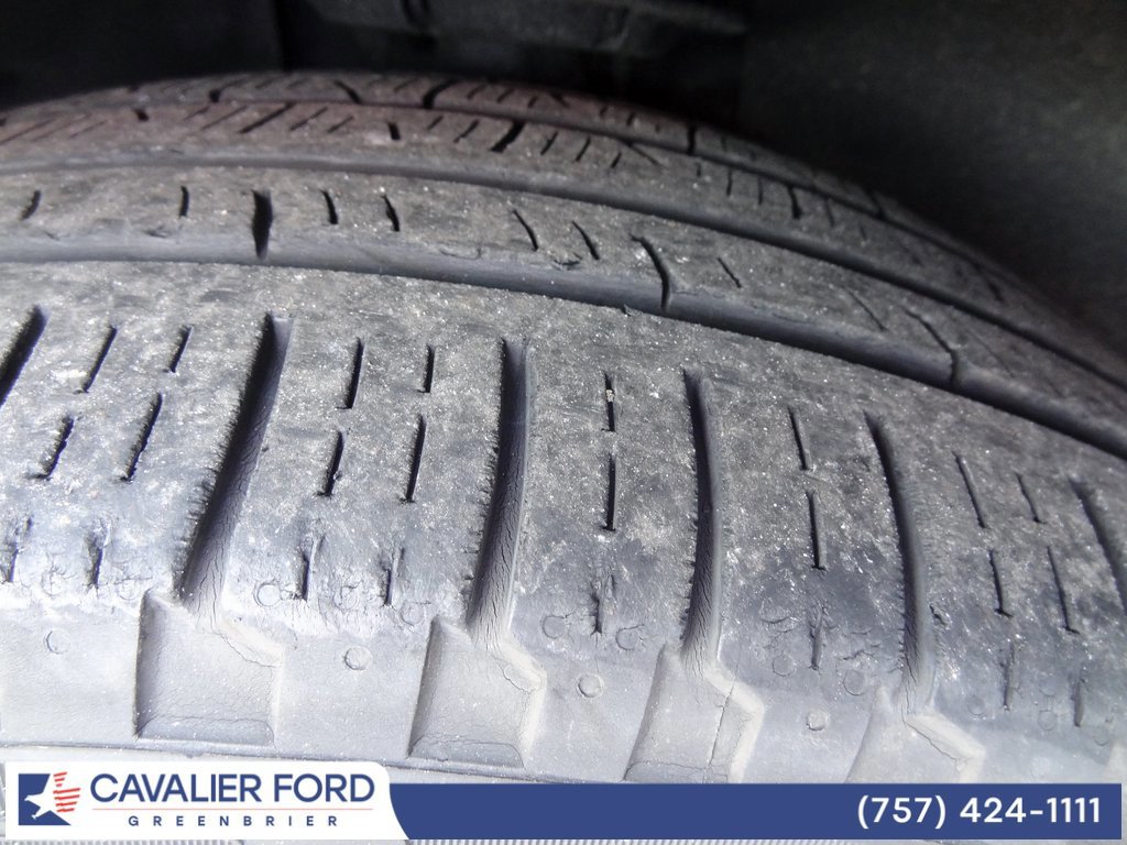 Certified 2022 Ford Edge ST-Line w/ Class II Trailer Tow Package image 10