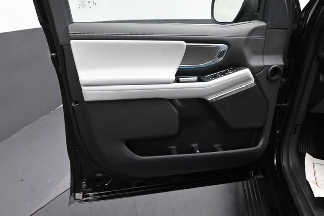 Certified 2025 Ford Expedition Max Platinum w/ Driver's Package AWD/4WD image 20