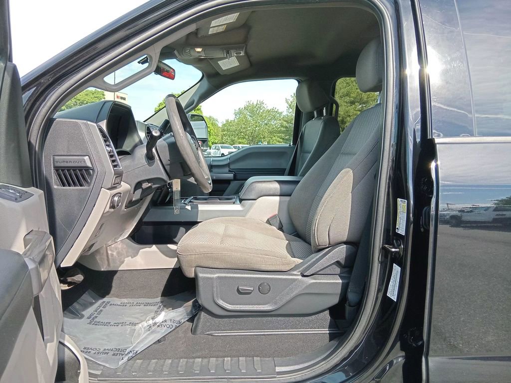 Certified 2022 Ford F250 XLT w/ Black Appearance Package AWD/4WD image 18