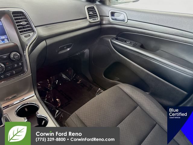 Used 2019 Jeep Grand Cherokee Laredo AWD/4WD image 24