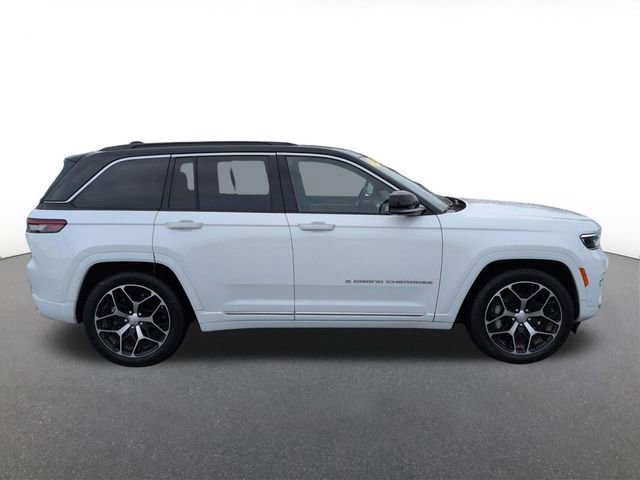 Used 2024 Jeep Grand Cherokee Summit image 4