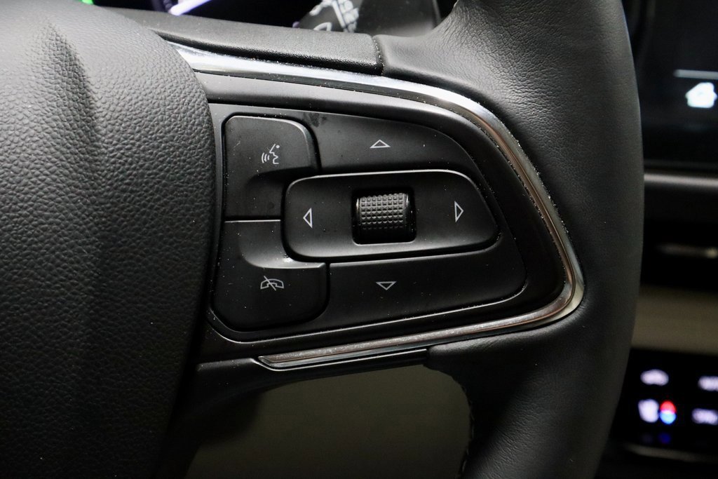 Used 2023 Buick Envision Avenir image 33