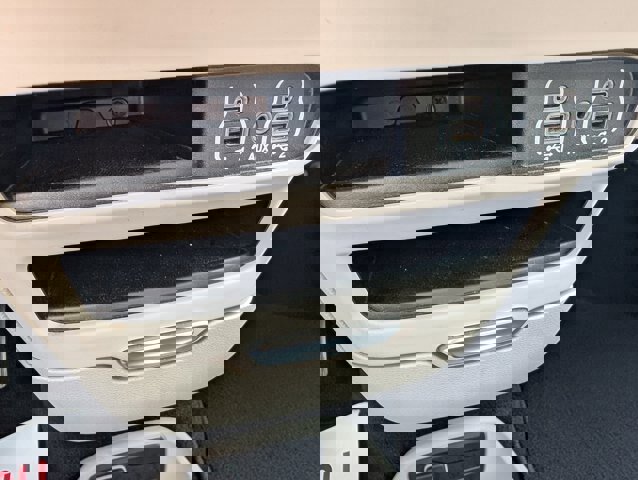 Used 2023 Chrysler Voyager LX image 17