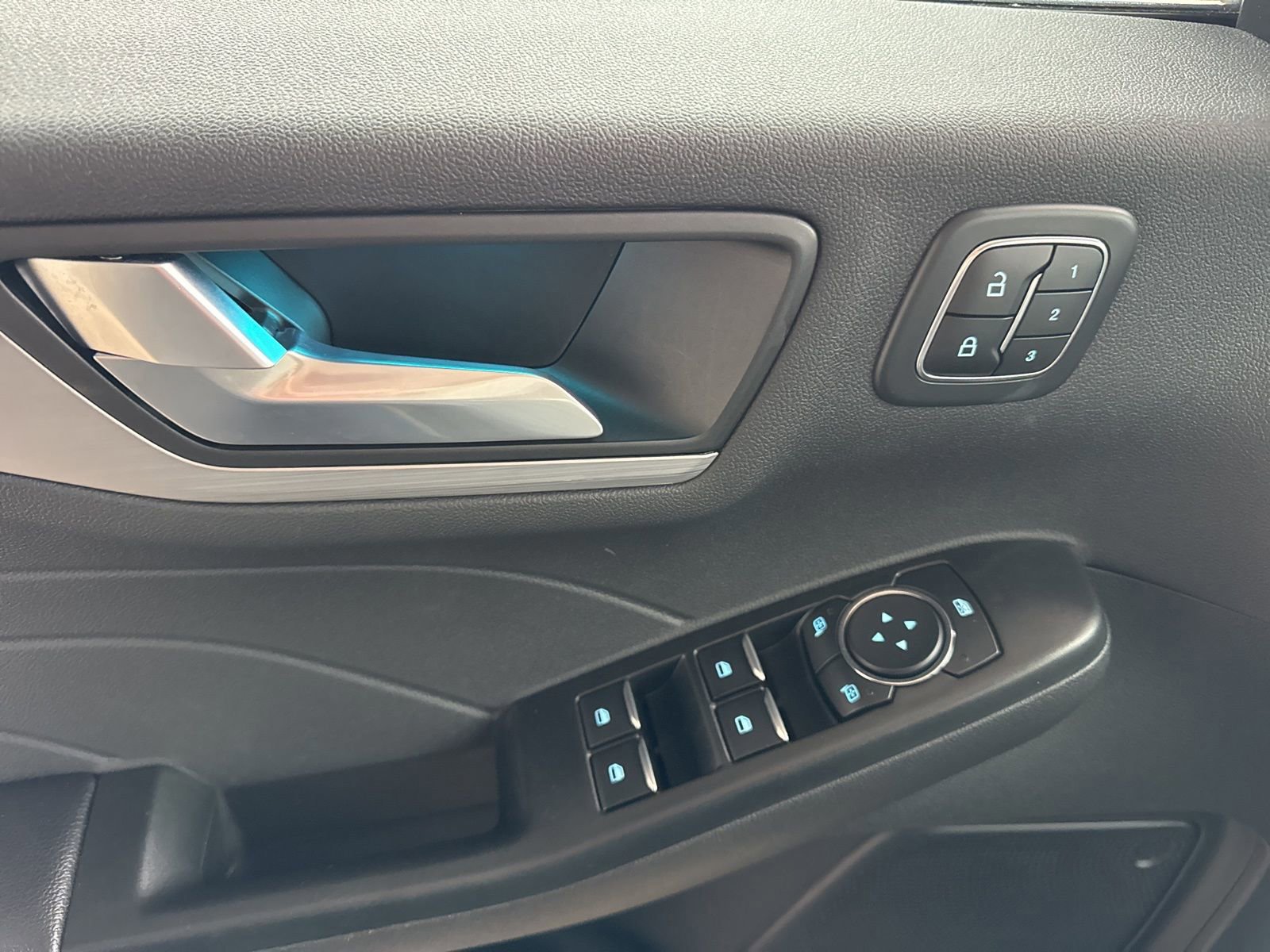 Certified 2023 Ford Escape Platinum image 27