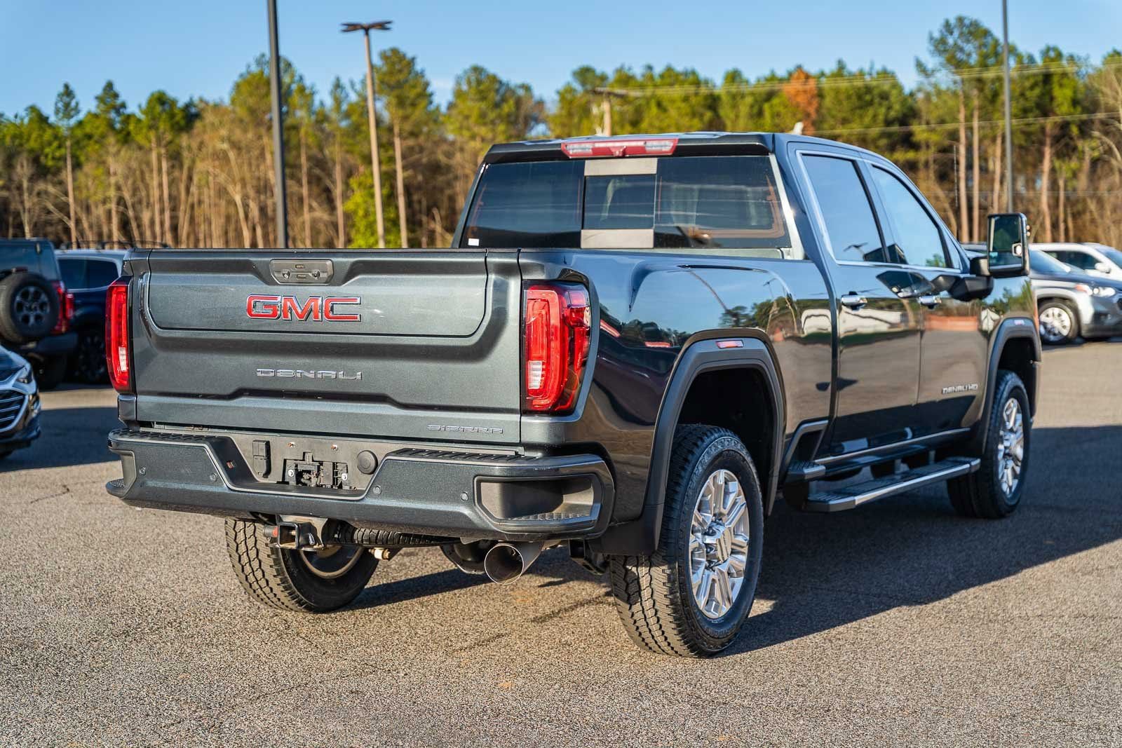 Used 2022 GMC Sierra 2500 Denali image 5