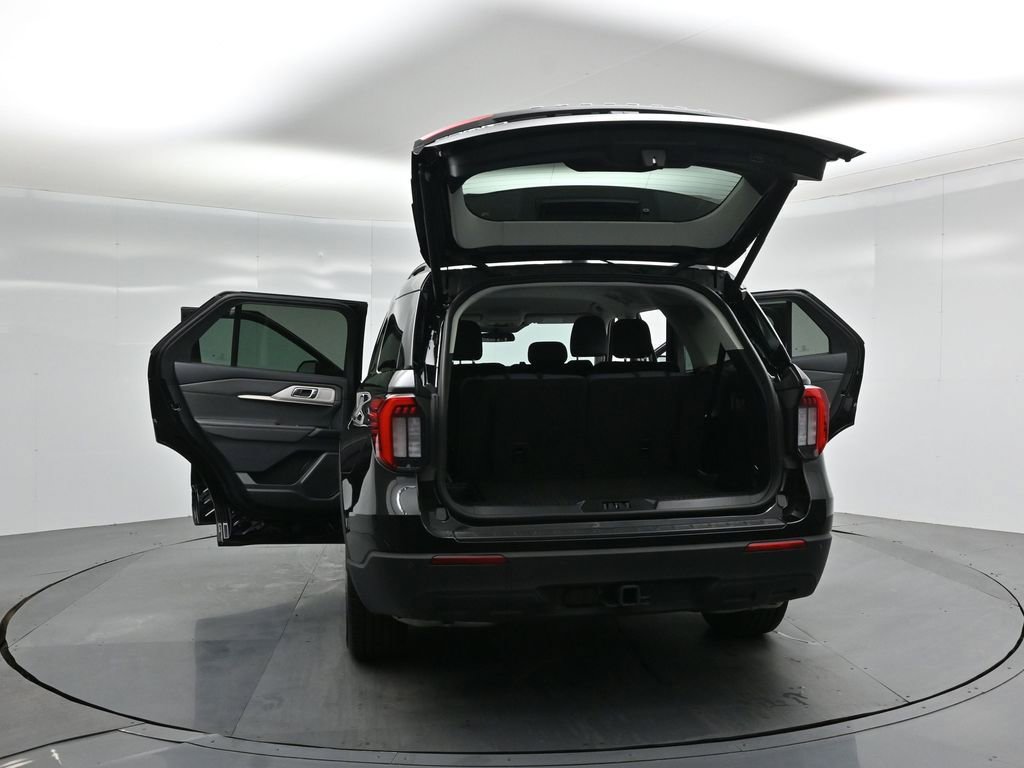 Certified 2025 Ford Explorer Active image 31