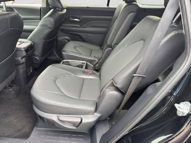 Used 2025 Toyota Grand Highlander AWD image 10