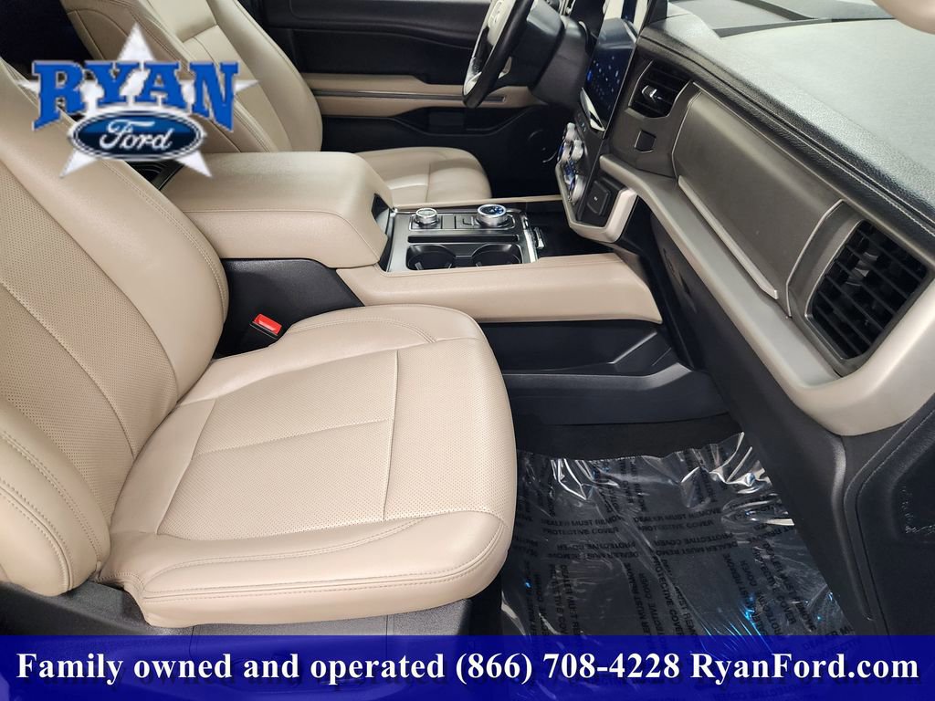 Certified 2024 Ford Expedition Max XLT image 10