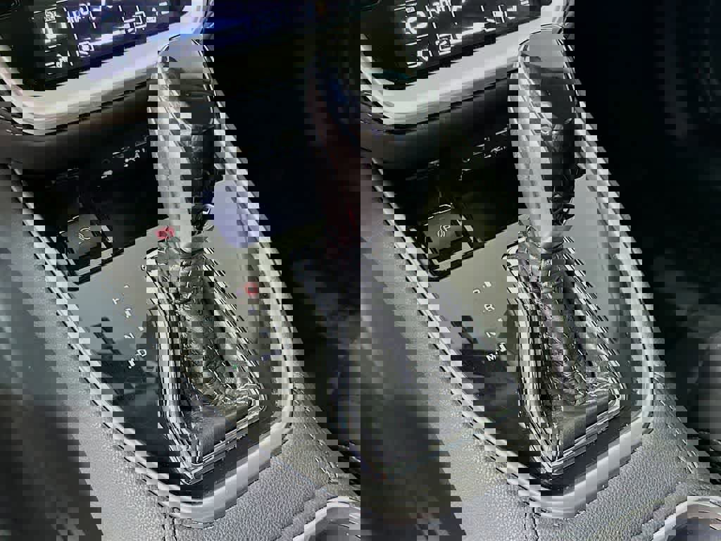 Used 2020 Subaru Outback Limited image 21