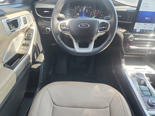 Certified 2022 Ford Explorer Limited w/ Limited Technology Package image 9