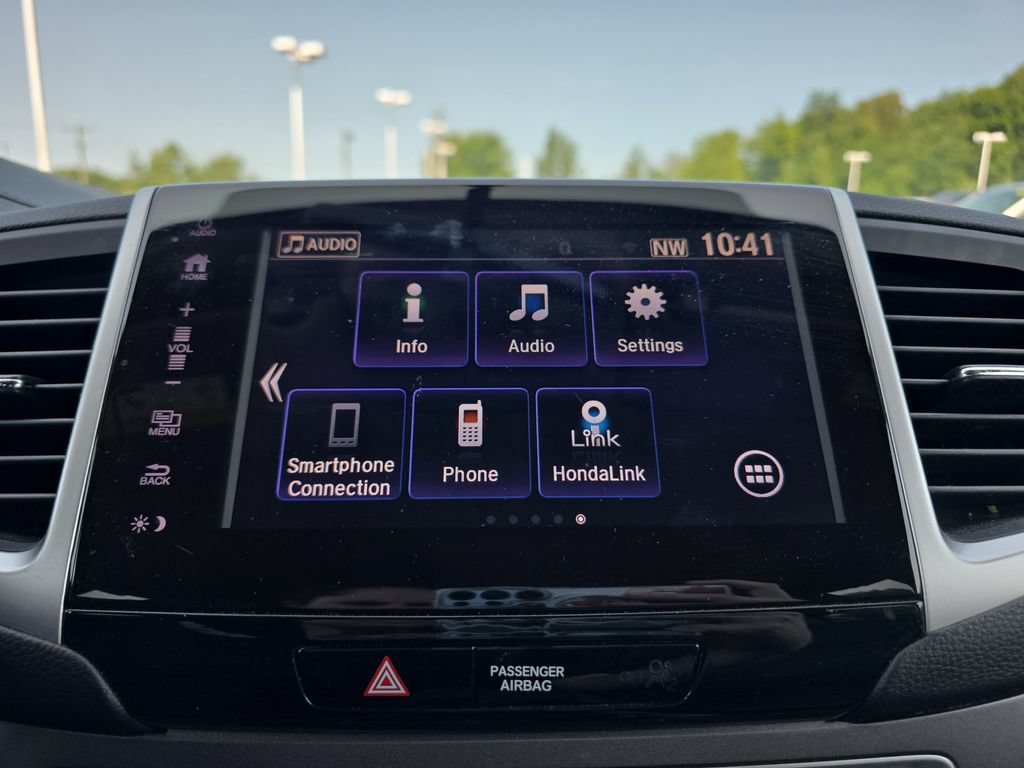 Used 2018 Honda Pilot EX image 32