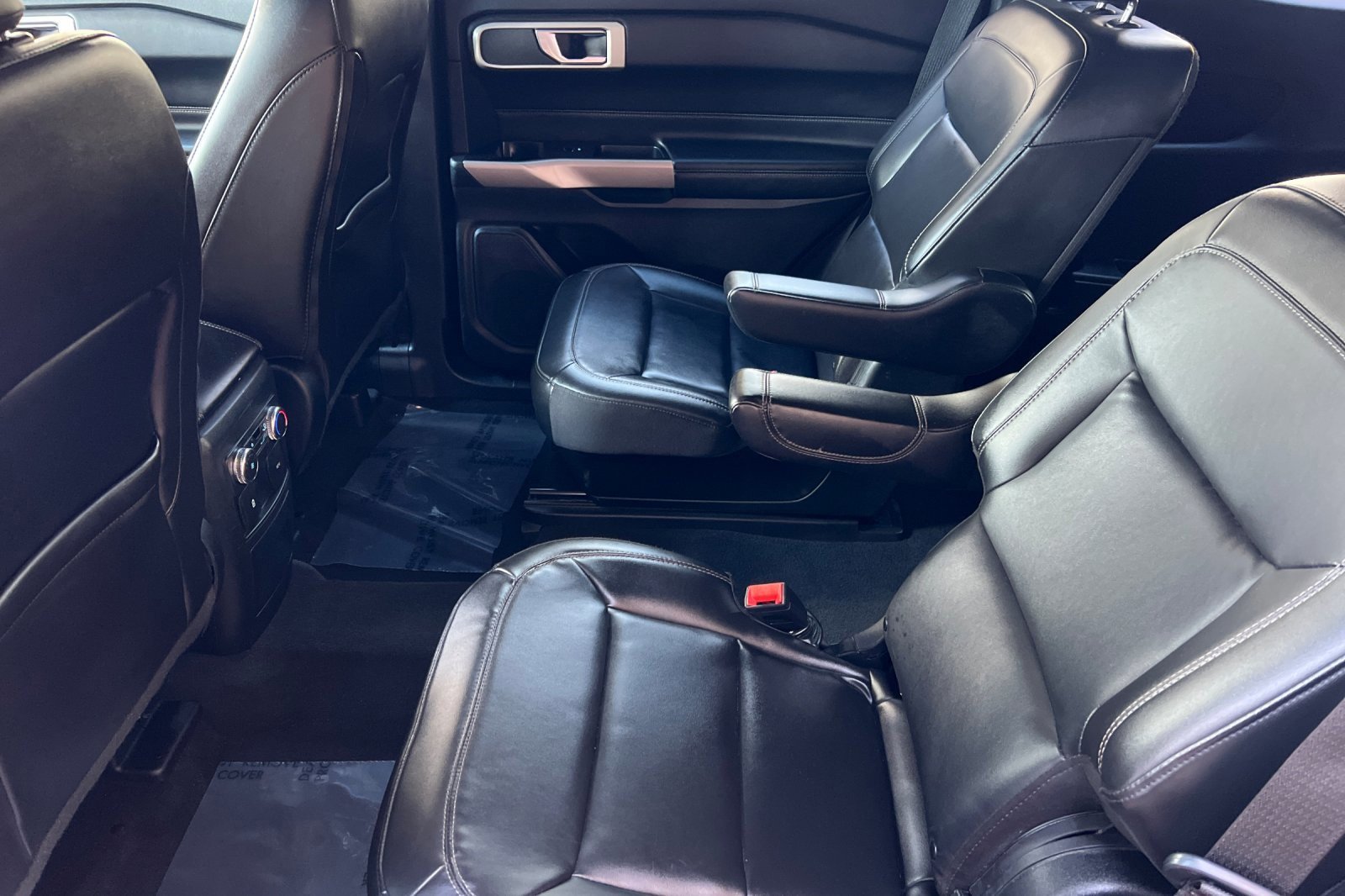 Certified 2022 Ford Explorer XLT w/ Equipment Group 202A image 14