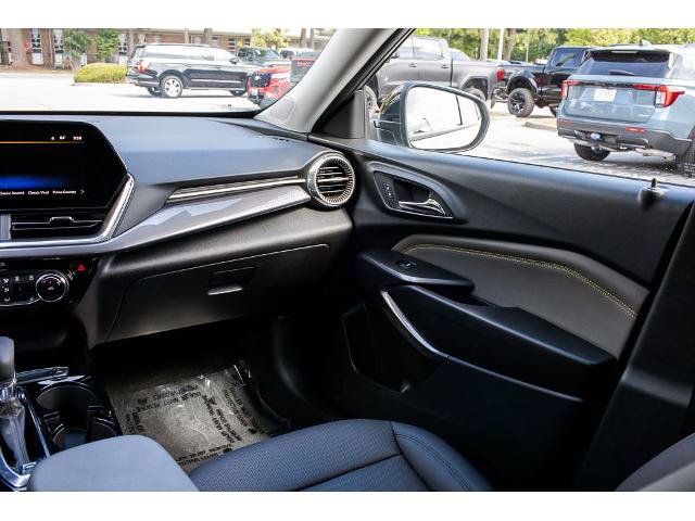 Used 2025 Chevrolet Trax ACTIV FWD image 15