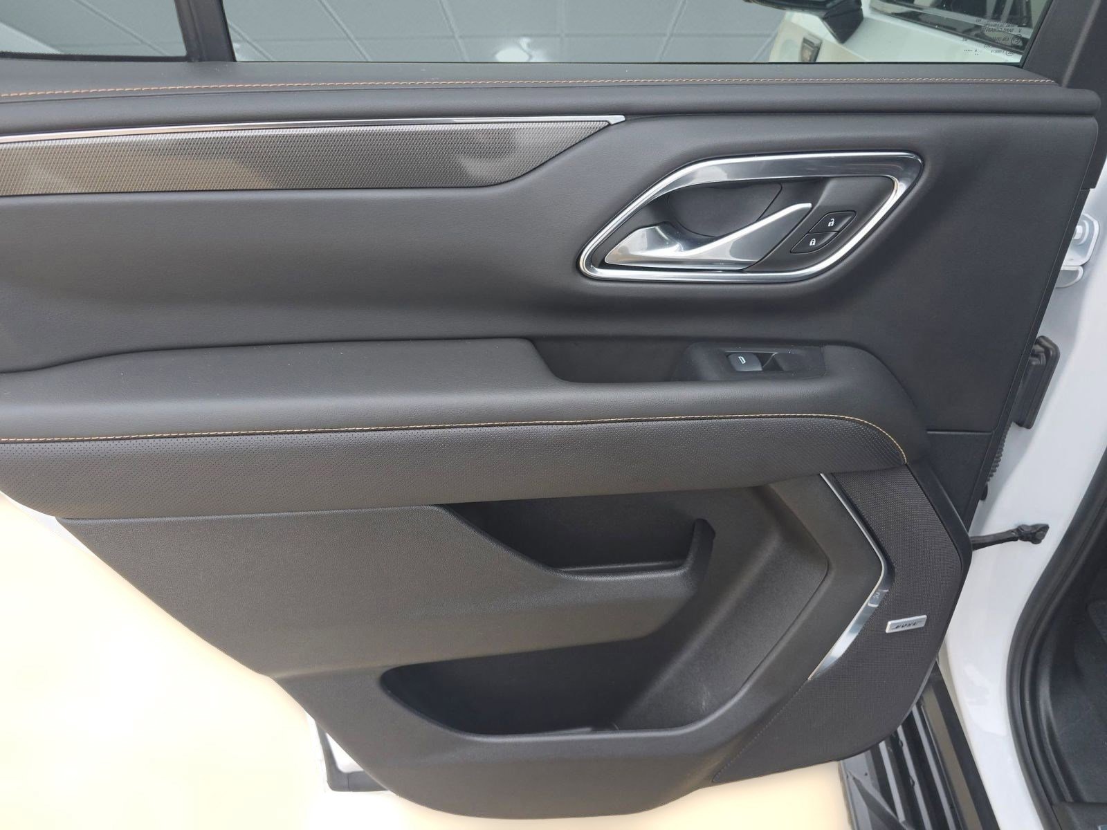 Used 2024 GMC Yukon AT4 w/ Technology Package image 25