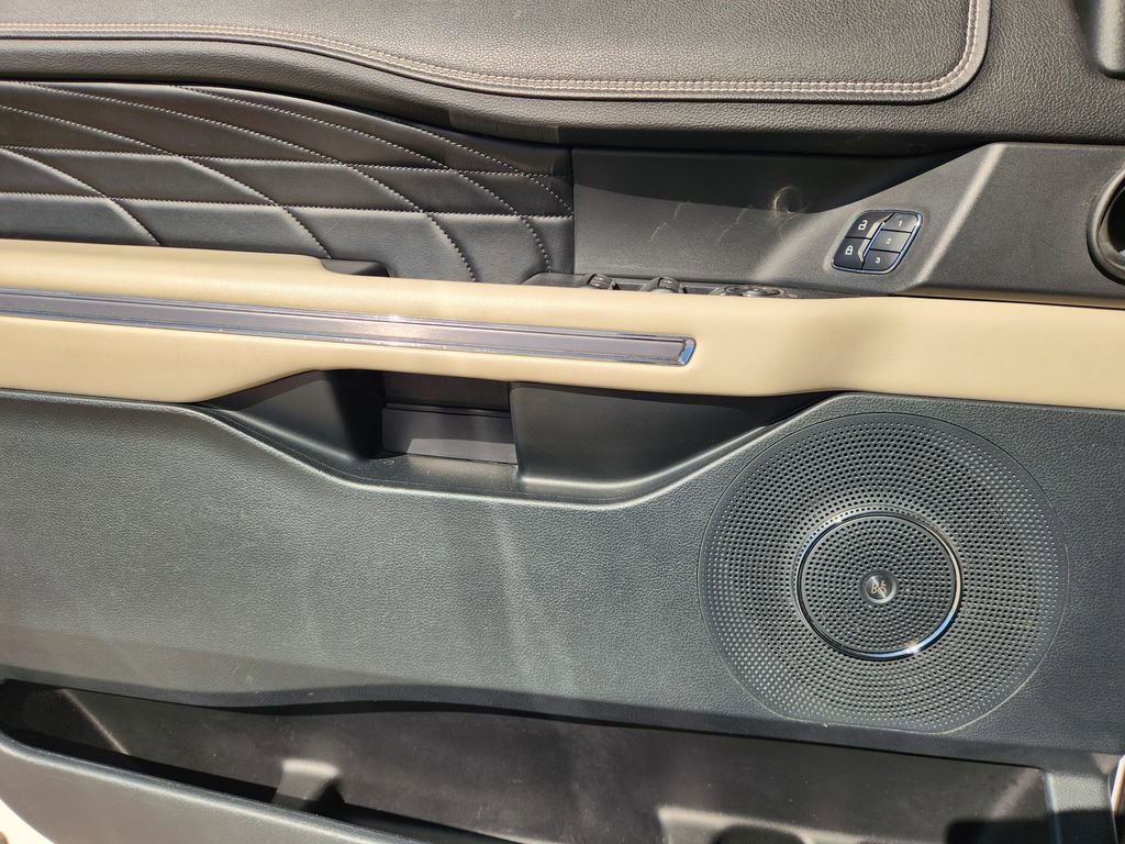 Certified 2018 Ford Expedition Platinum image 22