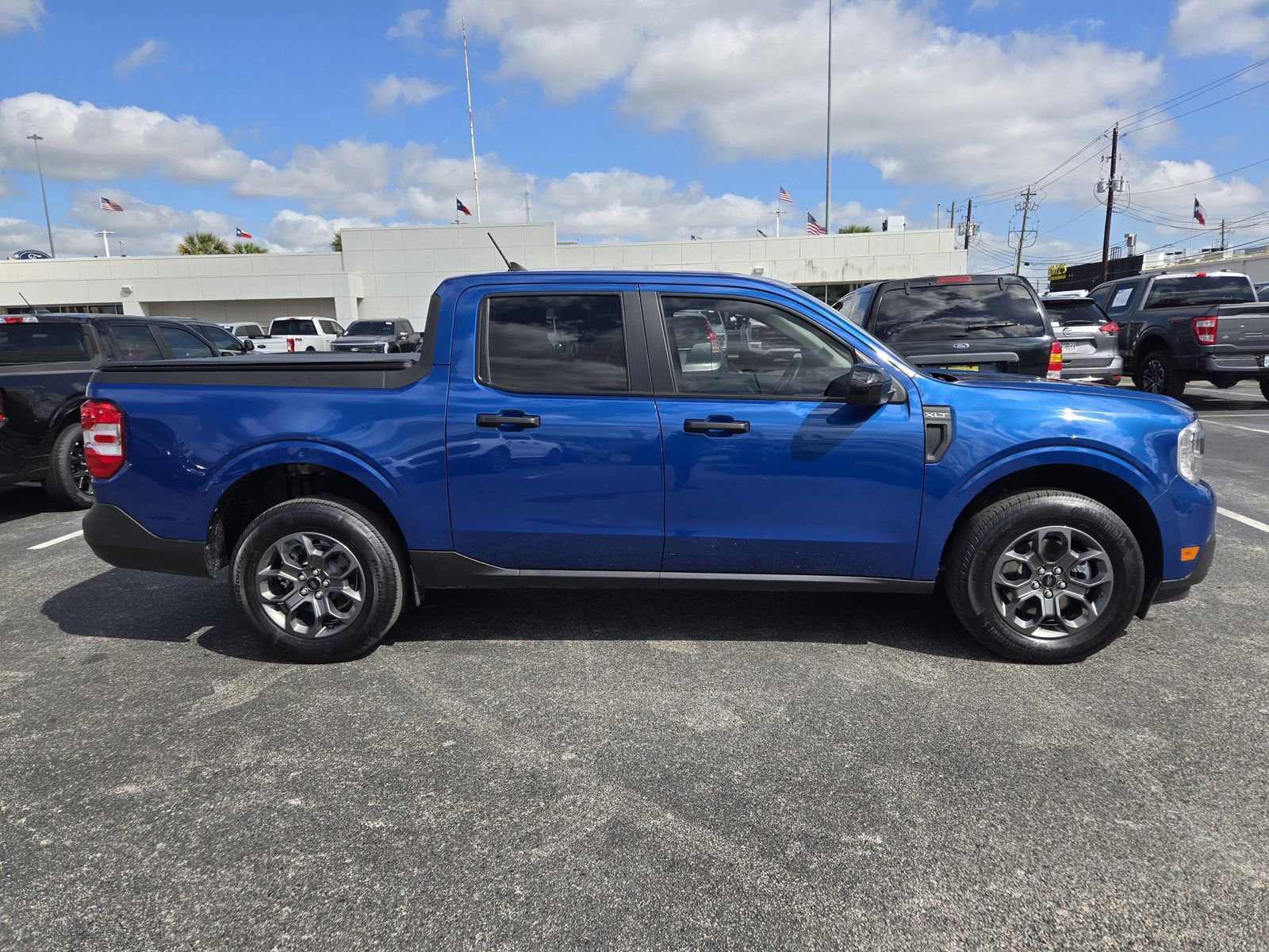 Certified 2024 Ford Maverick XLT w/ XLT Luxury Package image 2