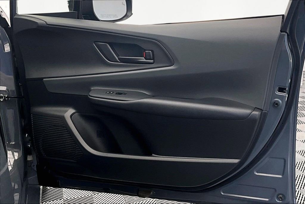 Used 2025 Toyota Prius LE FWD image 24