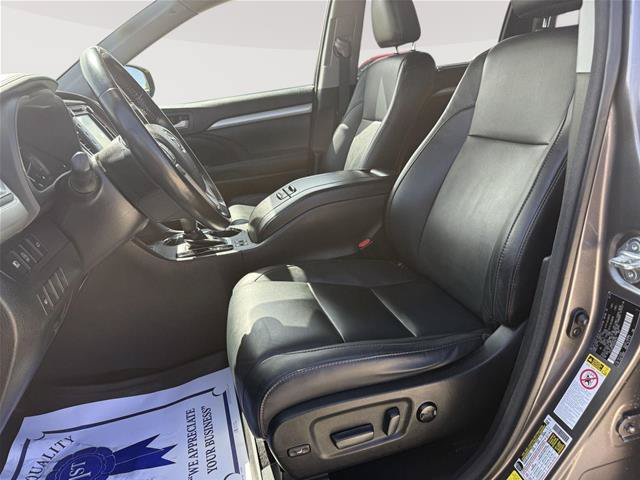 Used 2017 Toyota Highlander XLE AWD/4WD image 9