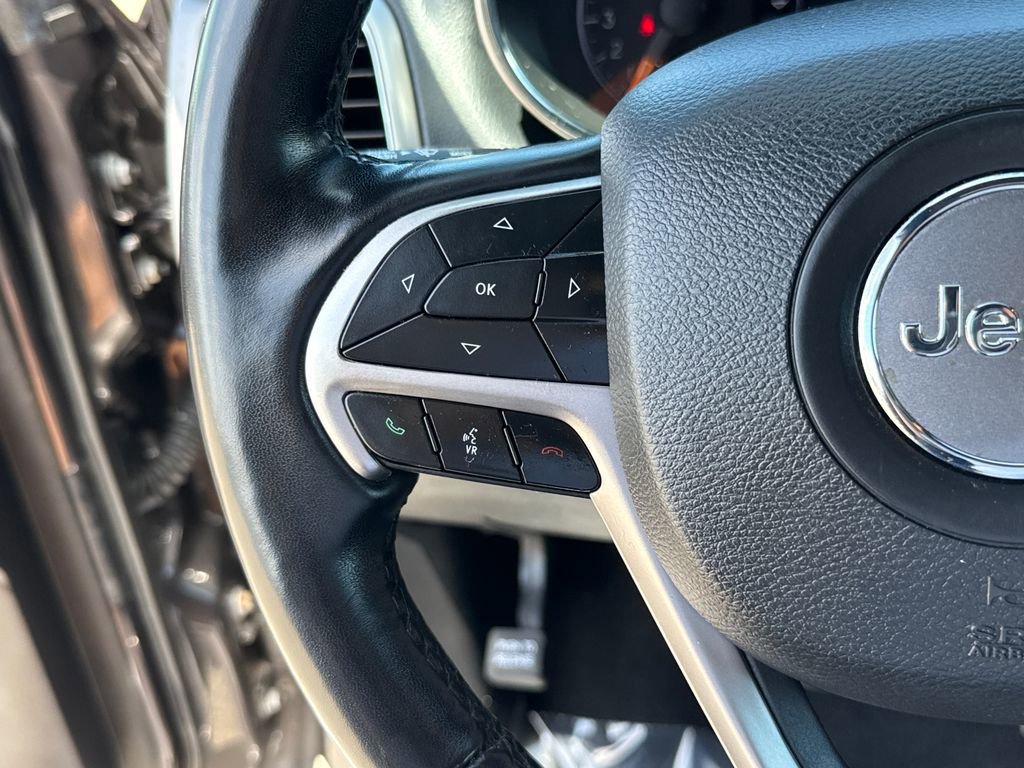 Used 2021 Jeep Grand Cherokee Laredo X image 13