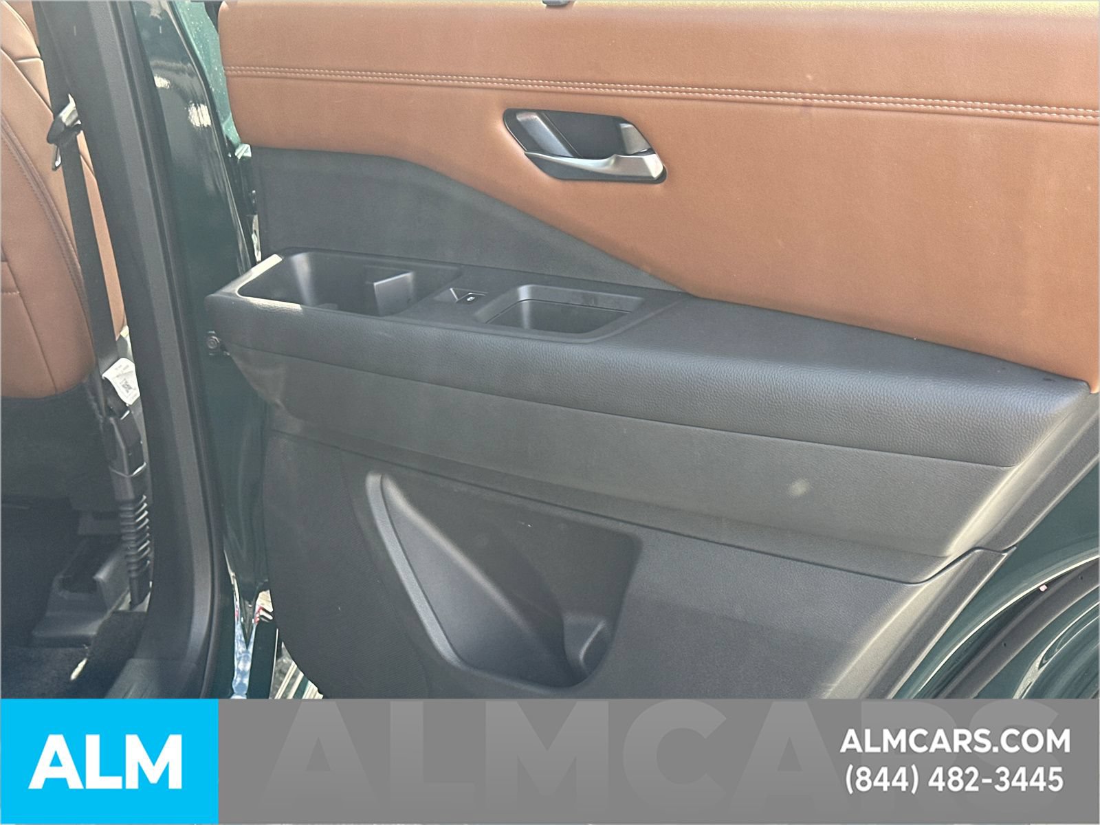 Used 2025 Nissan Pathfinder Platinum FWD image 37