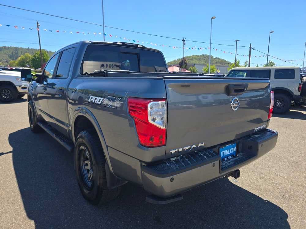 Used 2017 Nissan Titan PRO-4X AWD/4WD image 3