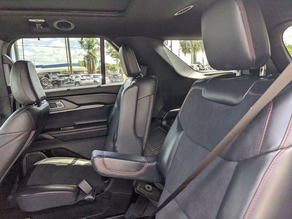 Certified 2025 Ford Explorer ST image 16