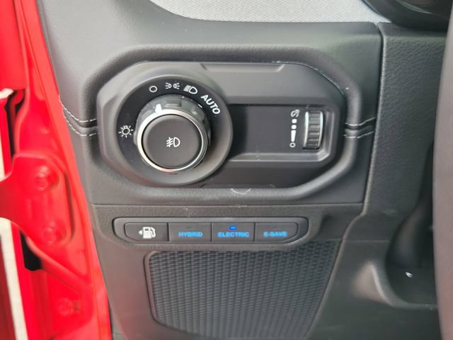 Used 2024 Jeep Wrangler Unlimited Sahara AWD/4WD image 21