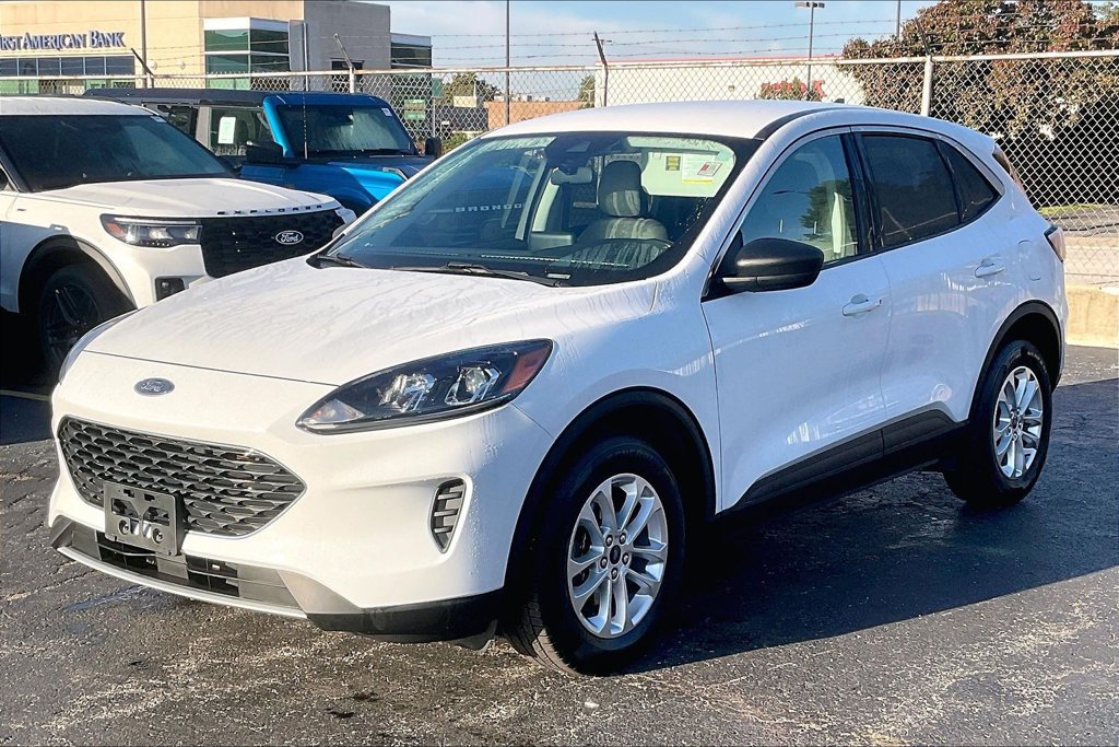 Certified 2022 Ford Escape SE w/ Cold Weather Package AWD/4WD image 11
