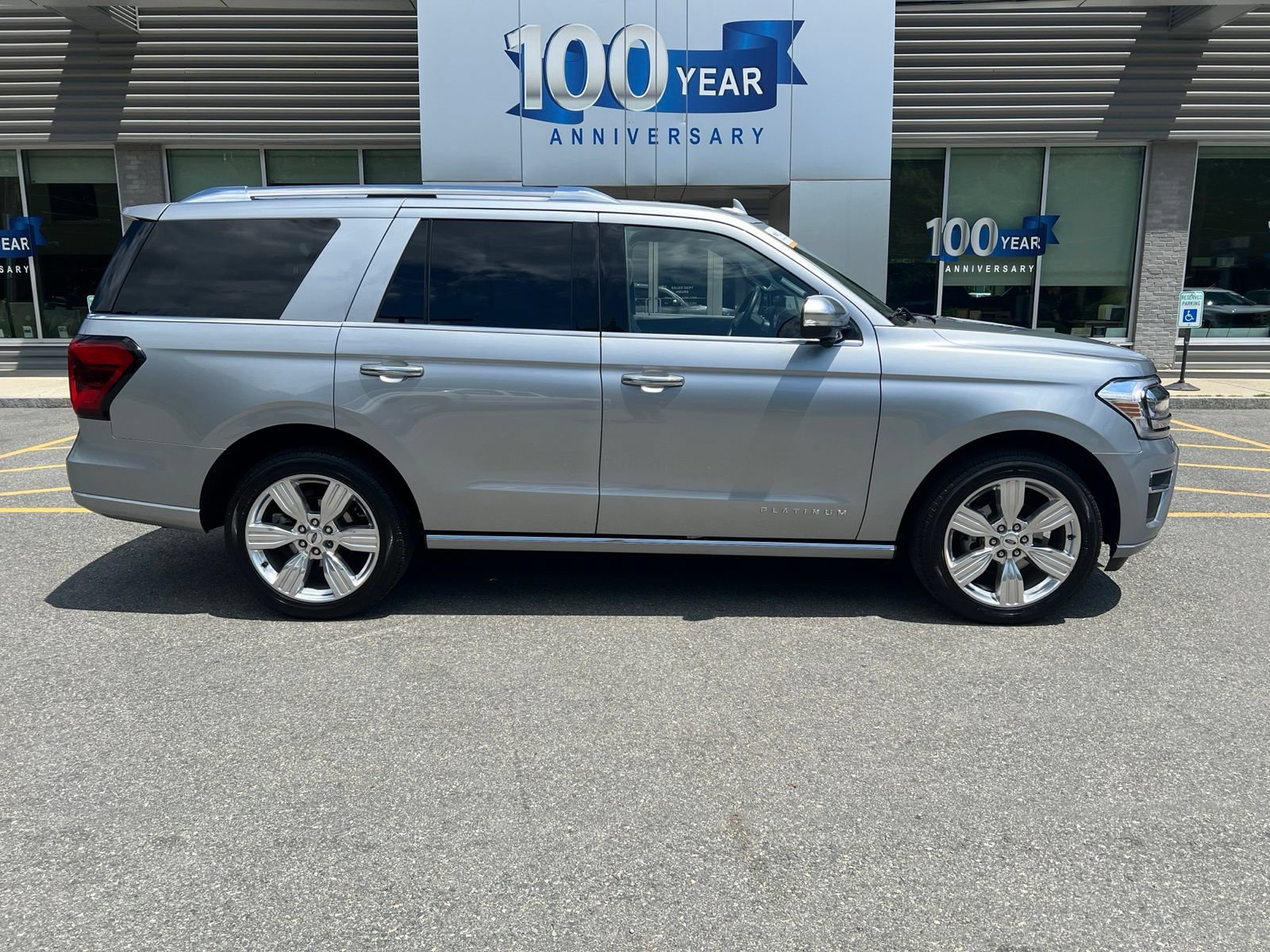 Certified 2023 Ford Expedition Platinum AWD/4WD image 8